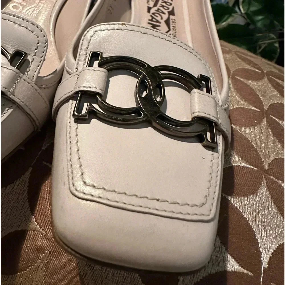 Salvatore Ferragamo cream pumps size 8 2A - Picture 8 of 10